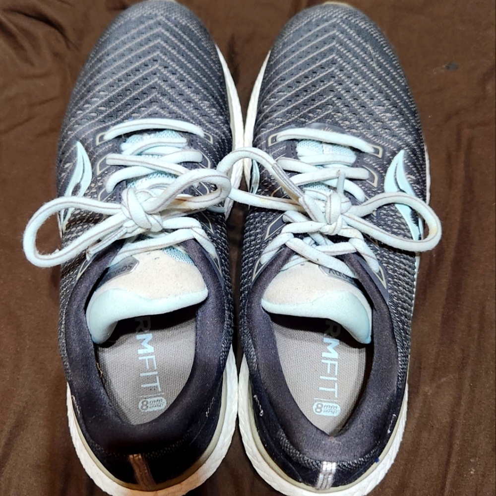 SAUCONY TRIUMPH